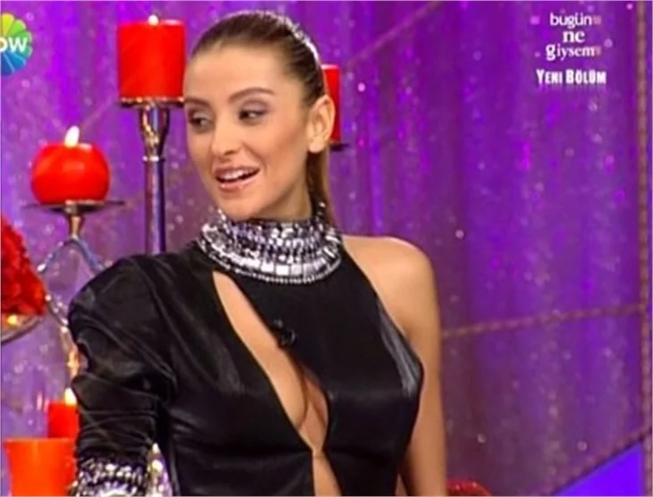 Özge Ulusoy'un makyajsız hali şaşırttı!