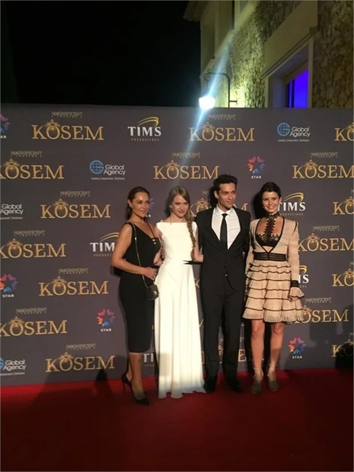 Beren Saat'in kıyafetinin fiyatı dudak uçuklattı!