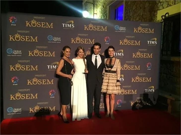 Beren Saat'in kıyafetinin fiyatı dudak uçuklattı!