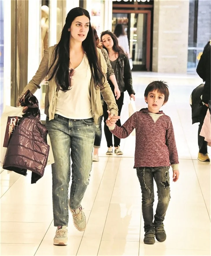 Bergüzar Korel'in sonbahar imajı