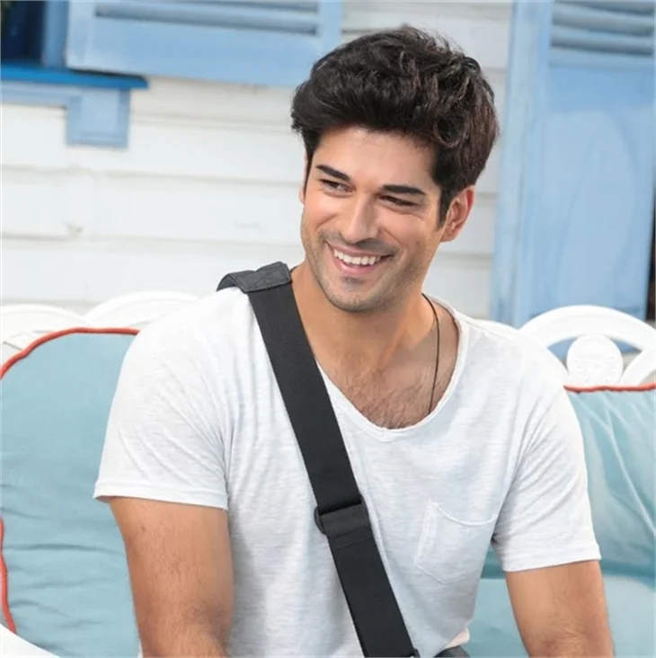 Burak Özçivit'in dikkat çeken değişimi!