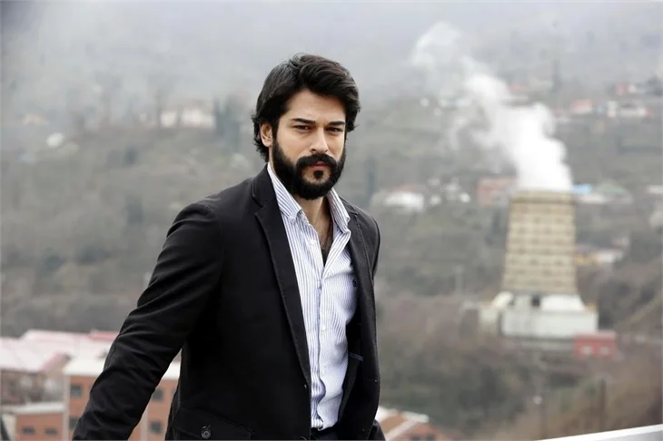 Burak Özçivit'in dikkat çeken değişimi!