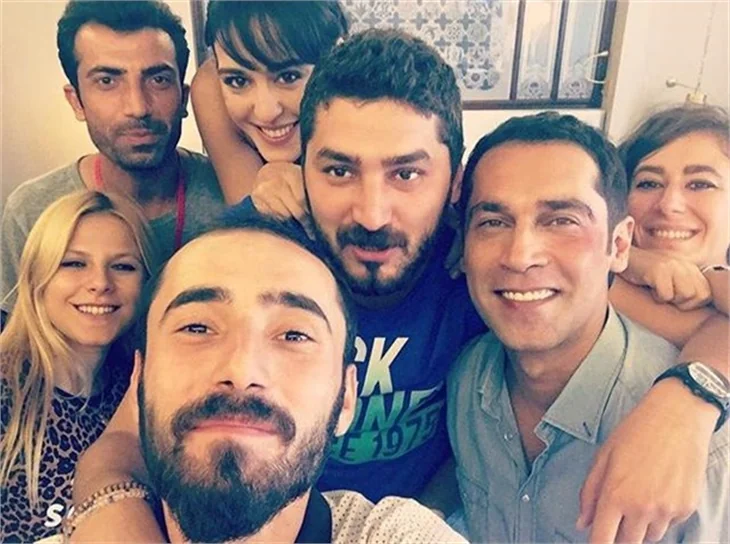"Bir Deniz Hikayesi" oyuncularının set arkası paylaşımları