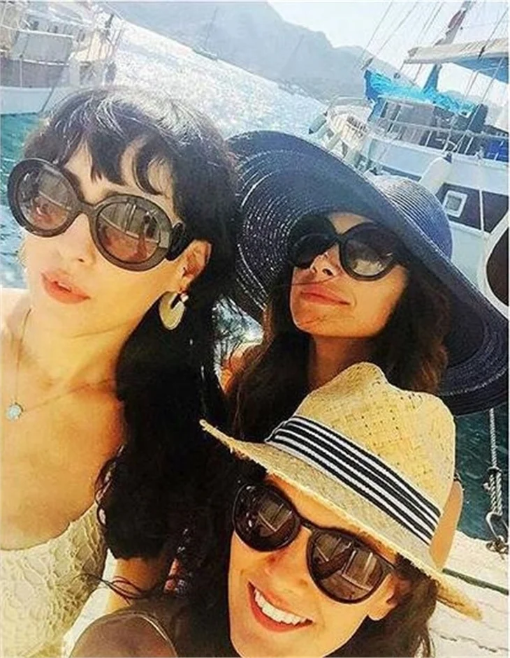 "Bir Deniz Hikayesi" oyuncularının set arkası paylaşımları