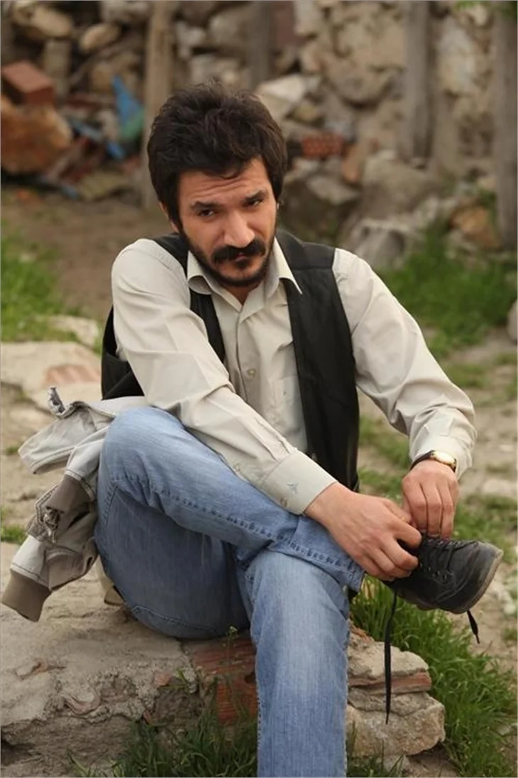 Begüm Birgören ve İnanç Konukçu birlikte görüntülendi
