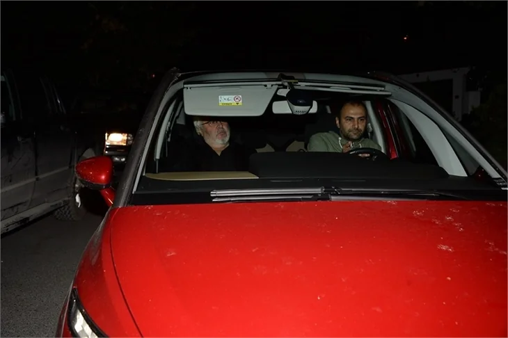 Ünlüler 'Yaktın Beni' yemeğinde buluştu