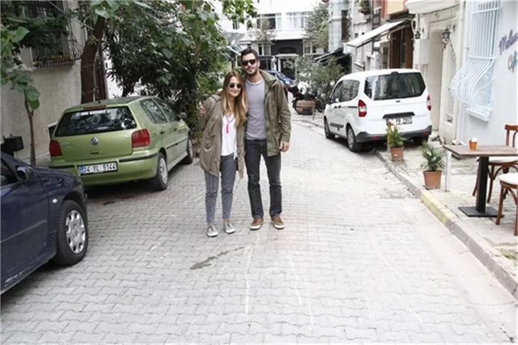 Barış Arduç ile Gupse Özay dudak dudağa