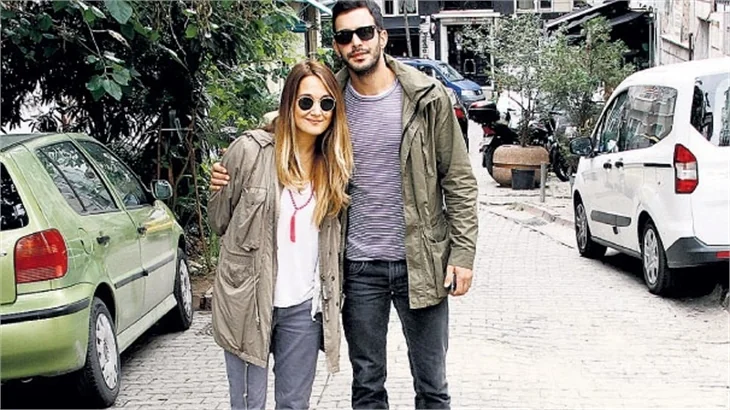 Barış Arduç ile Gupse Özay dudak dudağa