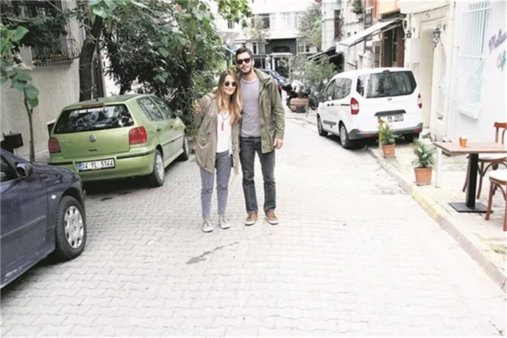 Barış Arduç ile Gupse Özay dudak dudağa