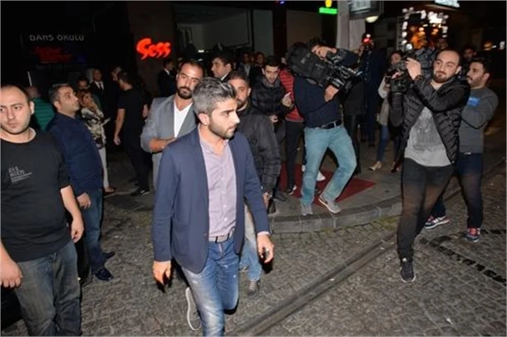 Ece Erken çıldırdı: Peşimden gelme!