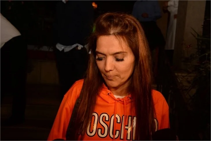 Demet Akalın ve eşi Okan Kurt'un maç gecesi