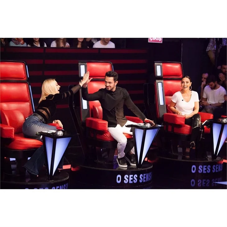 Hadise aşk sessizliğini ‘Boz’du