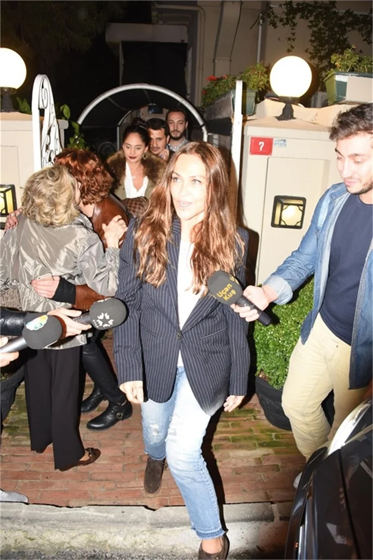 Hülya Avşar'dan gecikmeli kutlama!