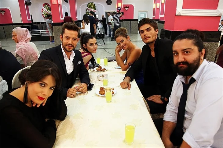 Kocamın Ailesi'nde beklenen düğün!