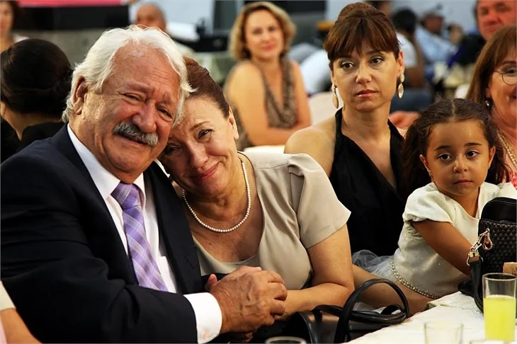 Kocamın Ailesi'nde beklenen düğün!