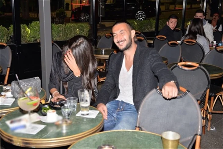 Necati Ateş'in esmer güzeli!