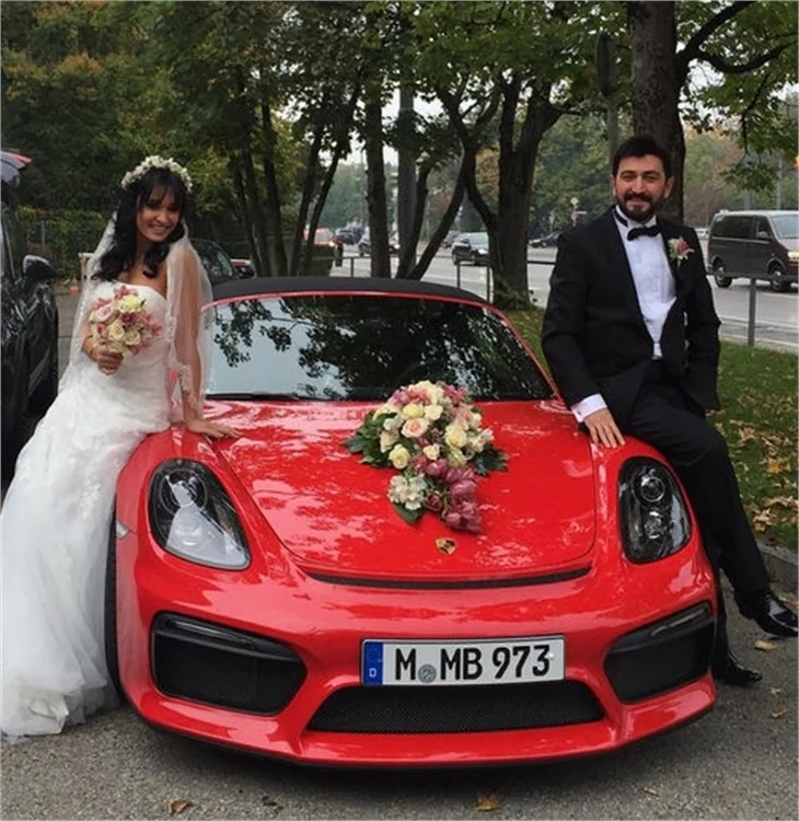 Ünlü türkücü Ferman Toprak evlendi