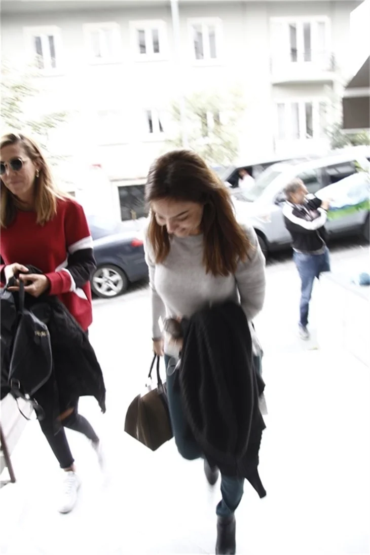 Ebru Gündeş'ten kafa karıştıran avukat ziyareti