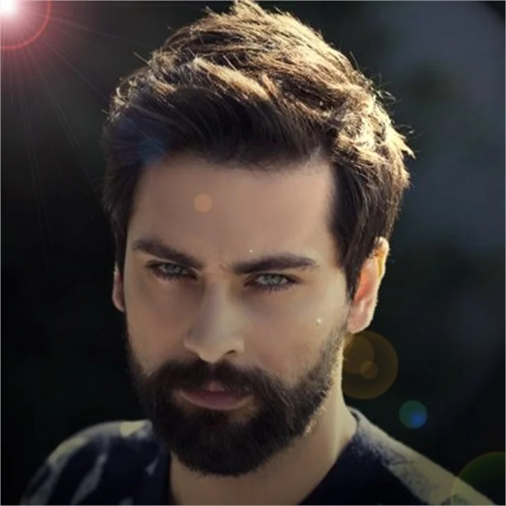 Onur Tuna: Yakışıklı değil de...