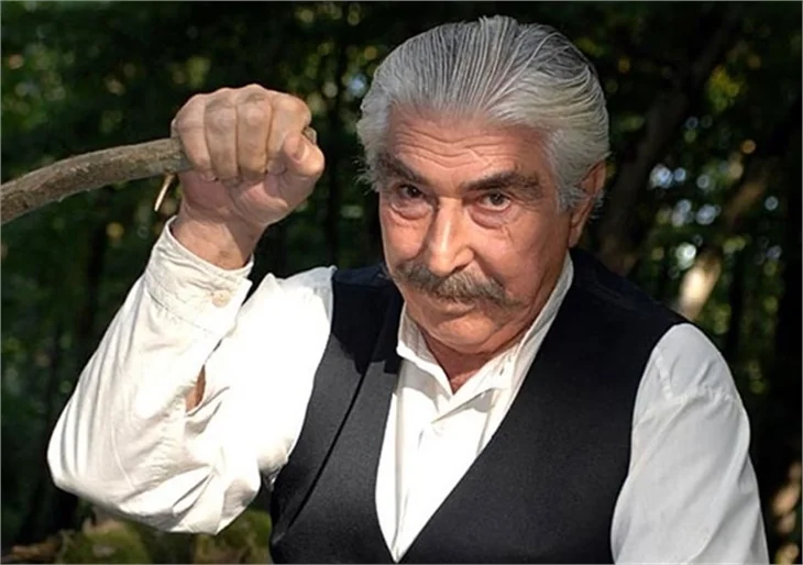 Ünlüler hangi takımı tutuyor?