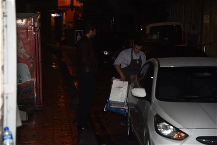Doğum gününde kavga mı ettiler?