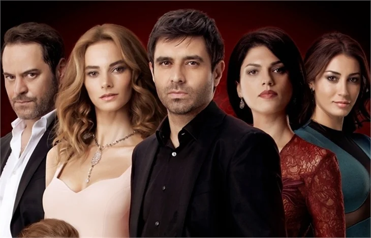 'Eve Dönüş' dizisinin setinde kriz!