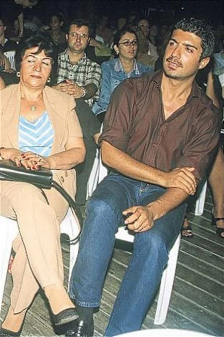 Ünlüler ve anneleri