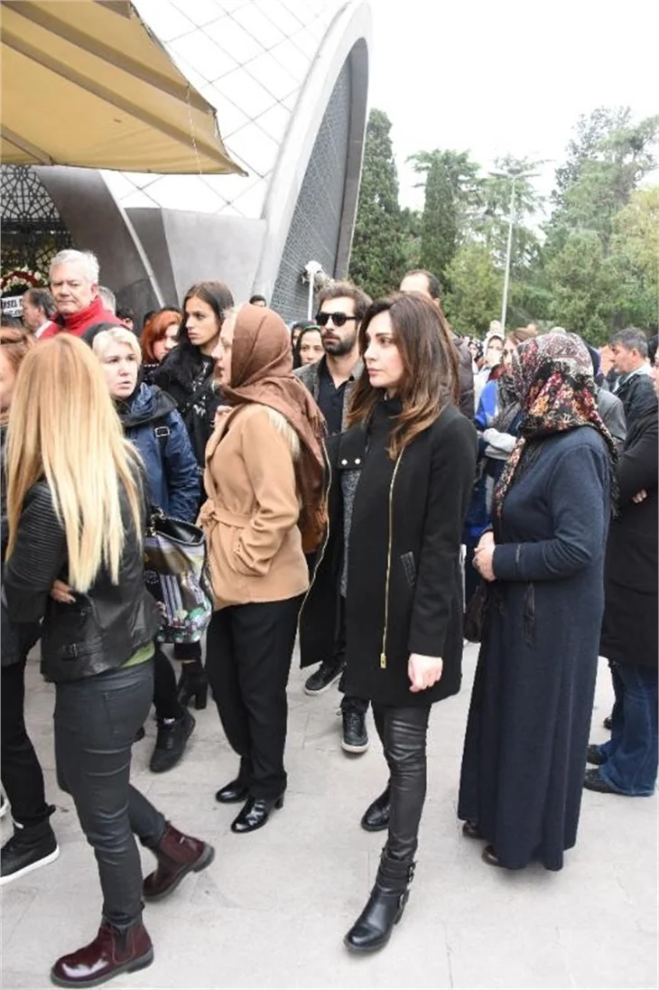 Kenan İmirzalıoğlu Sinem Kobal'ı acı gününde de yalnız bırakmadı