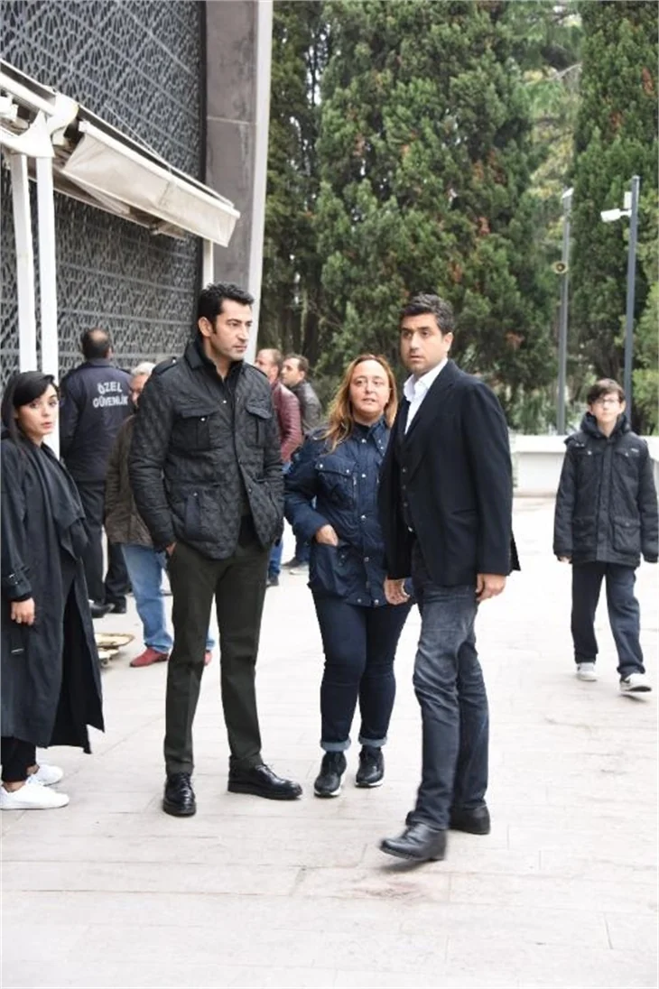Kenan İmirzalıoğlu Sinem Kobal'ı acı gününde de yalnız bırakmadı