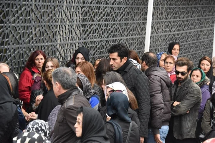Kenan İmirzalıoğlu Sinem Kobal'ı acı gününde de yalnız bırakmadı