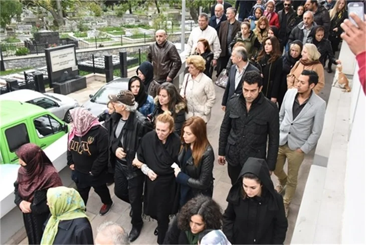 Kenan İmirzalıoğlu Sinem Kobal'ı acı gününde de yalnız bırakmadı