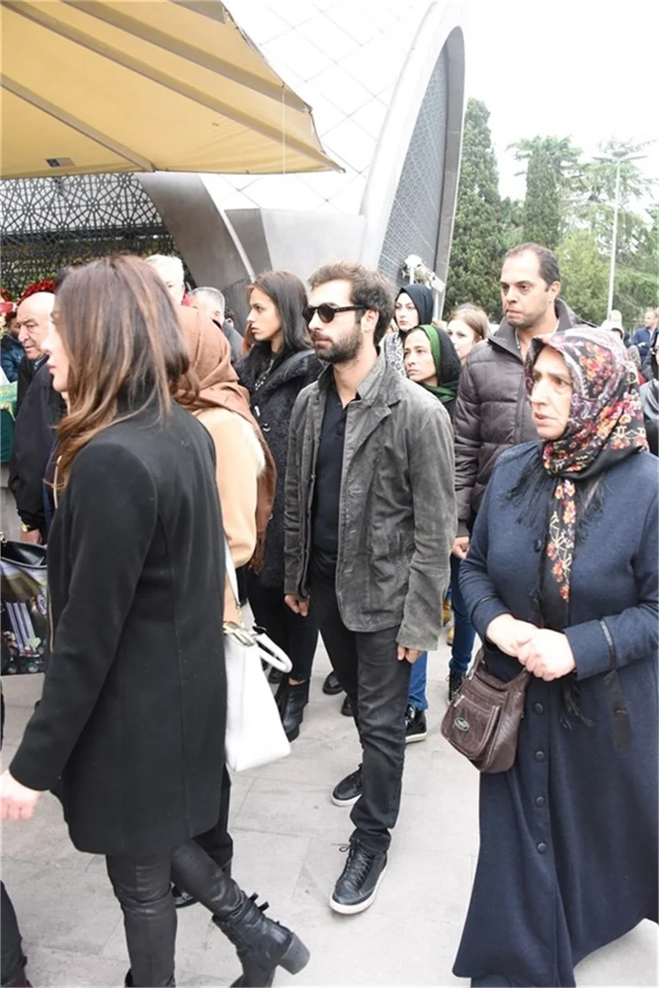 Kenan İmirzalıoğlu Sinem Kobal'ı acı gününde de yalnız bırakmadı