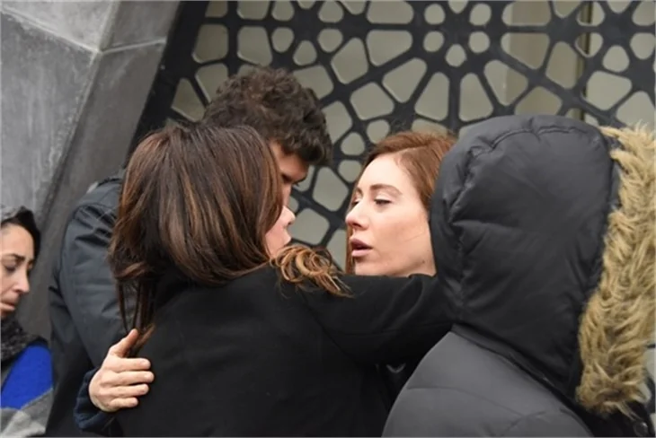 Kenan İmirzalıoğlu Sinem Kobal'ı acı gününde de yalnız bırakmadı