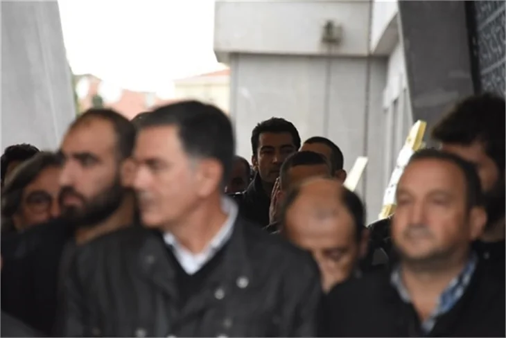 Kenan İmirzalıoğlu Sinem Kobal'ı acı gününde de yalnız bırakmadı