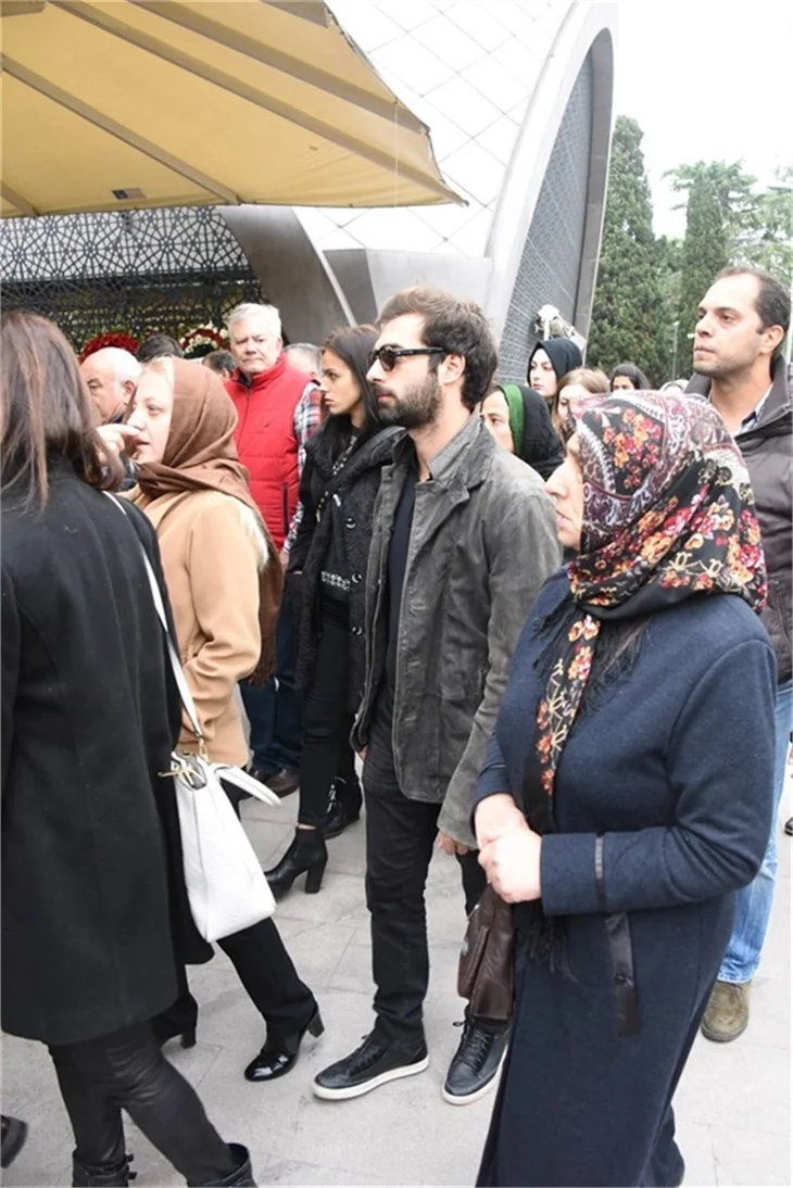 Kenan İmirzalıoğlu Sinem Kobal'ı acı gününde de yalnız bırakmadı