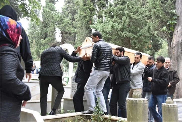 Kenan İmirzalıoğlu Sinem Kobal'ı acı gününde de yalnız bırakmadı