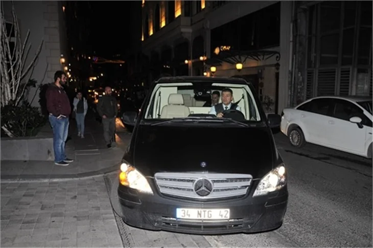Kıvanç Tatlıtuğ'un doğum günü partisine Yasemin Özilhan damga vurdu