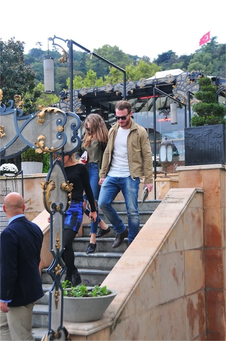 Serenay Sarıkaya ameliyatıyla ilgili soruları yanıtladı