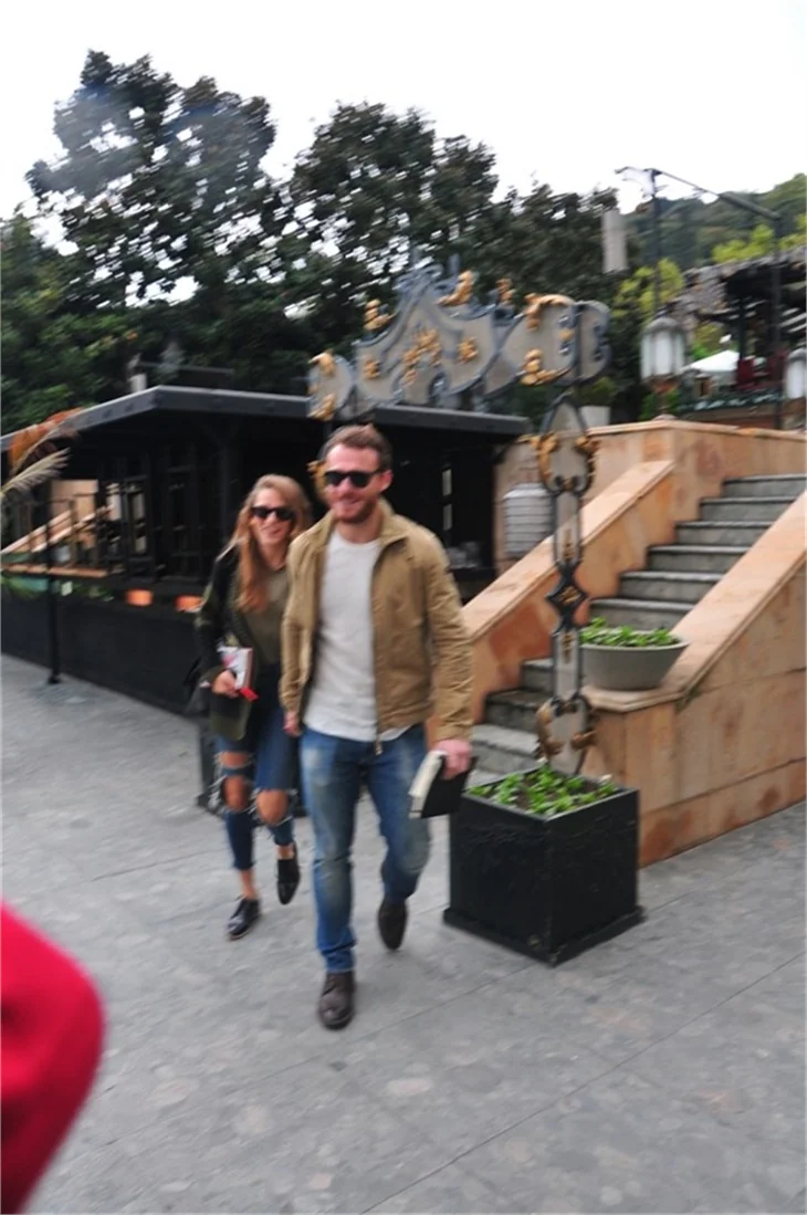Serenay Sarıkaya ameliyatıyla ilgili soruları yanıtladı
