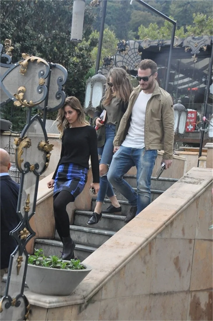 Serenay Sarıkaya ameliyatıyla ilgili soruları yanıtladı