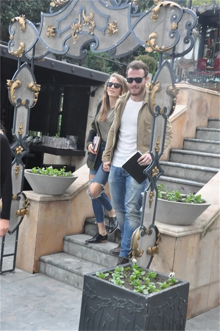 Serenay Sarıkaya ameliyatıyla ilgili soruları yanıtladı