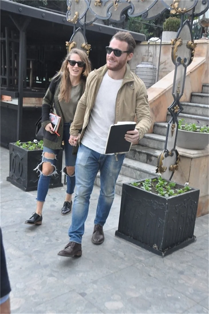 Serenay Sarıkaya ameliyatıyla ilgili soruları yanıtladı