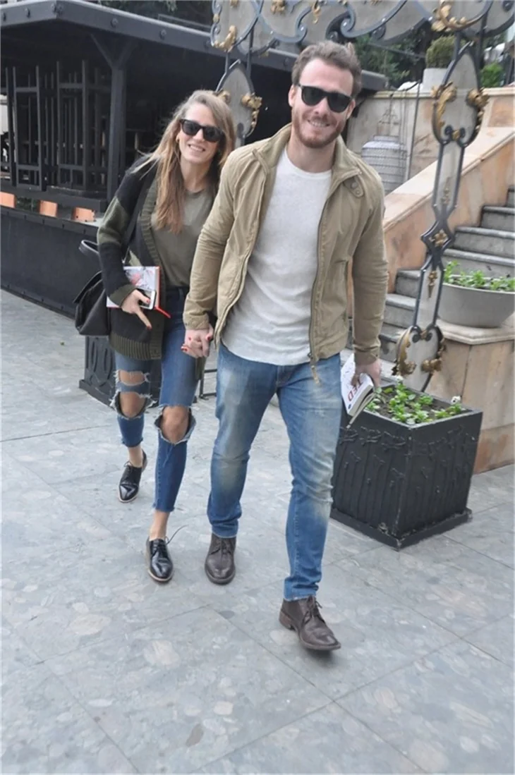 Serenay Sarıkaya ameliyatıyla ilgili soruları yanıtladı