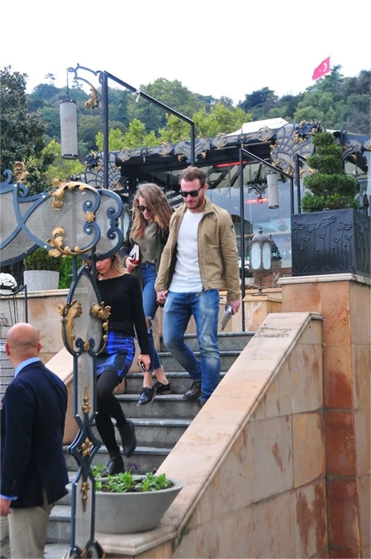 Serenay Sarıkaya ameliyatıyla ilgili soruları yanıtladı