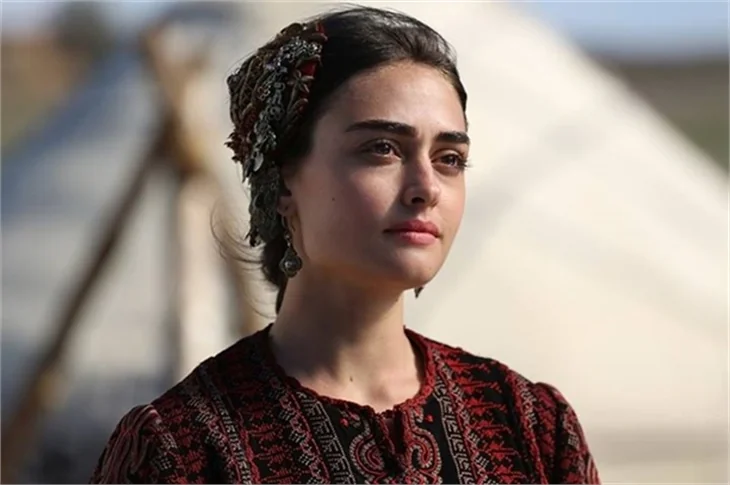 Esra Bilgiç hakkında bilinmeyenleri anlattı