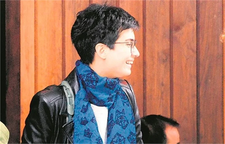 Tuba Büyüküstün Napoli yolcusu