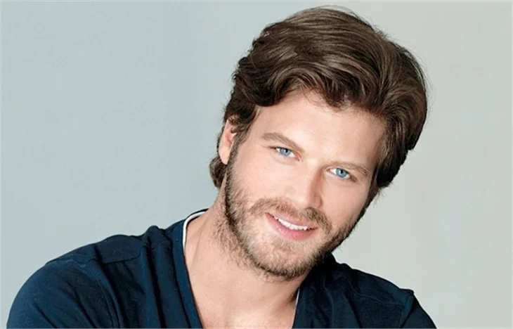 Kıvanç Tatlıtuğ'dan dizi müjdesi!