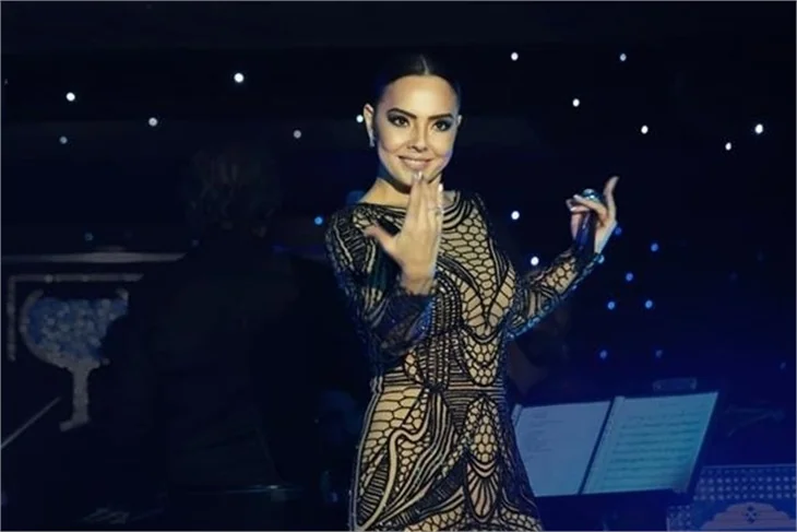 Ebru Gündeş'ten o iddialara fotoğraflı yanıt