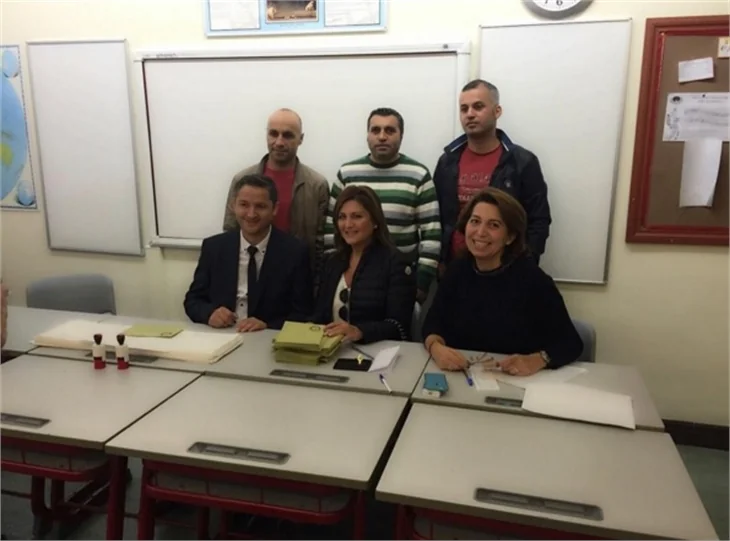 Ünlüler 1 Kasım 2015 seçimi için sandık başında!