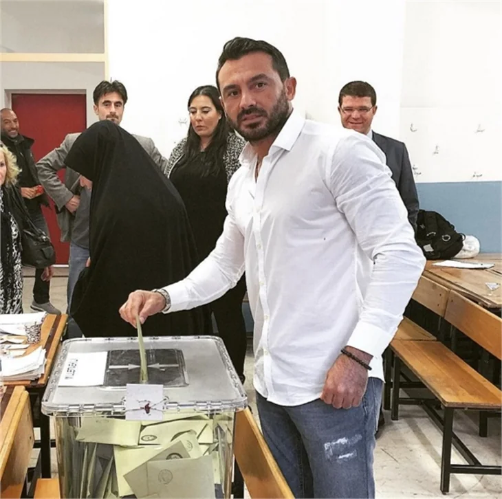 Ünlüler 1 Kasım 2015 seçimi için sandık başında!